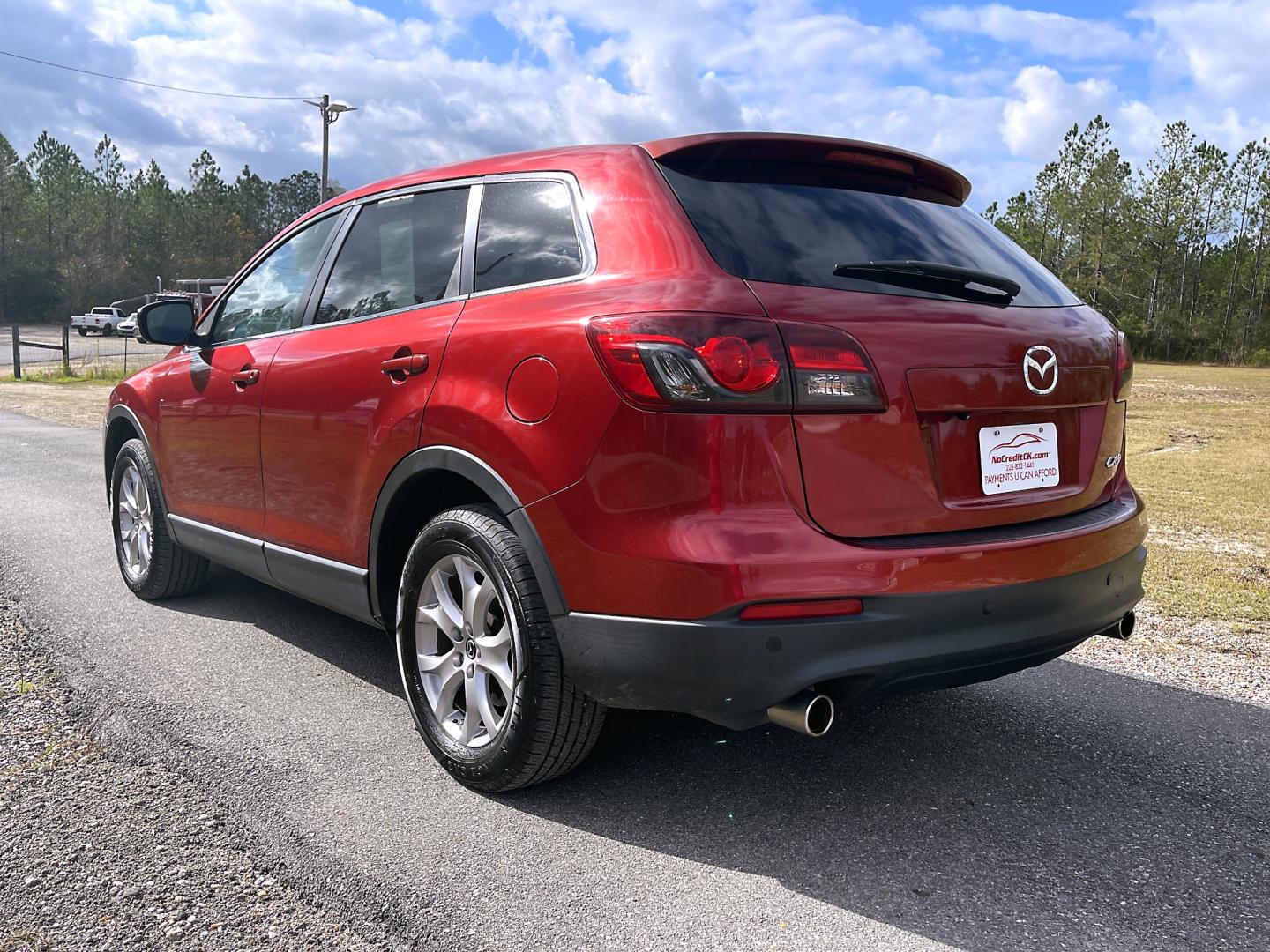 2014 Red Mazda CX-9 Touring (JM3TB2CA2E0) with an 3.7L V6 DOHC 24V engine, 6-Speed Automatic transmission, located at 18001 Kellogg Rd, Saucier, MS, 39574, (228) 832-1441, 39.421459, -76.641457 - 2014 MAZDA CX-9 TOURING *** MECHANIC SPECIAL *** {{{ MOTOR KNOCKING }}} – CLEAN TITLE – 3.7L V6 DOHC 24V – CARFAX GREAT-VALUE Vehicle! – AUTOMATIC Transmission – Ice COLD A/C – Touchscreen -AM // FM // XM // CD // AUX // BLUETOOTH Stereo – BUILT IN NAVIGATI - Photo#4